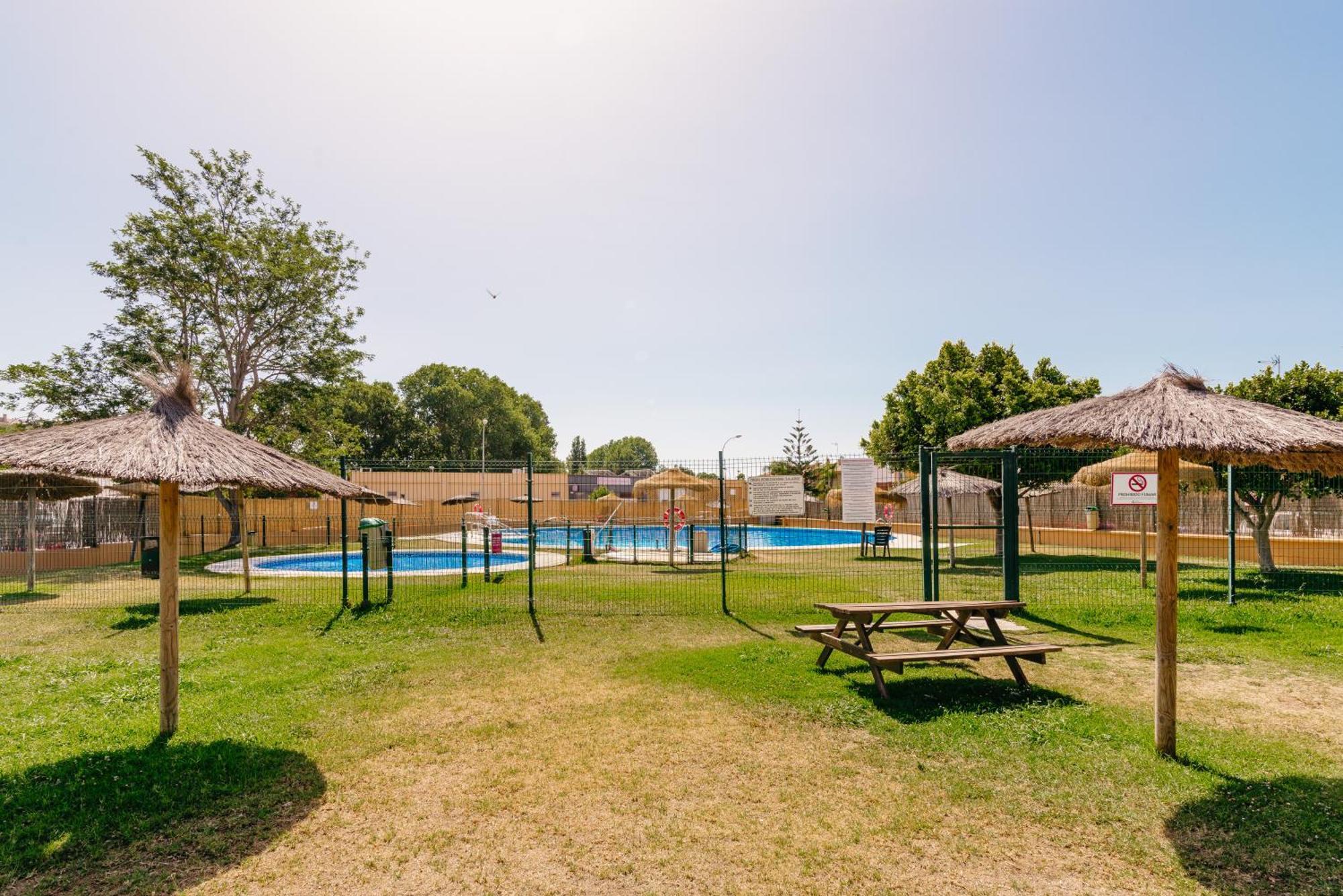 En Con Piscina, Paddle A 4 Minutos De Playa De Getares *
