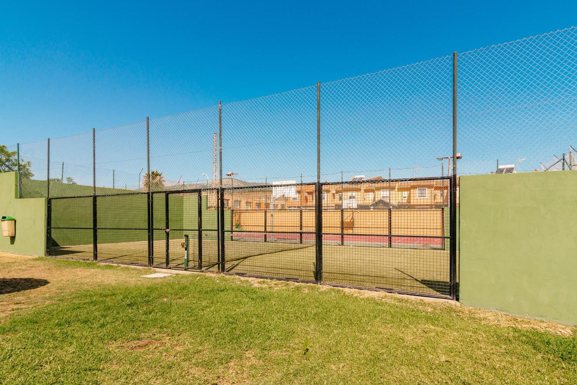 En Con Piscina, Paddle A 4 Minutos De Playa De Getares Holiday home